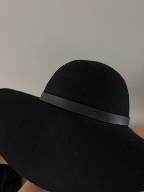 H&M Black Wide-Brim Felt Floppy Hat with Band